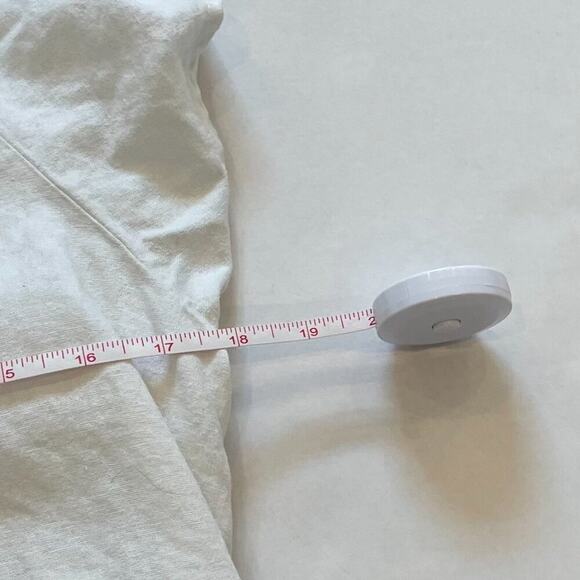 White Linen Blend Short Ruffle Sleeve V-Neck Blouse/Top, Size XS - Picture 9 of 11